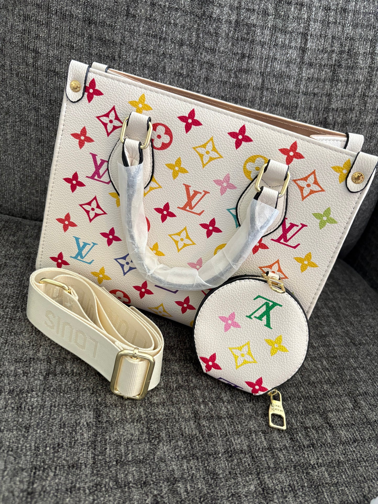 Floral “L” - Off-White/Black