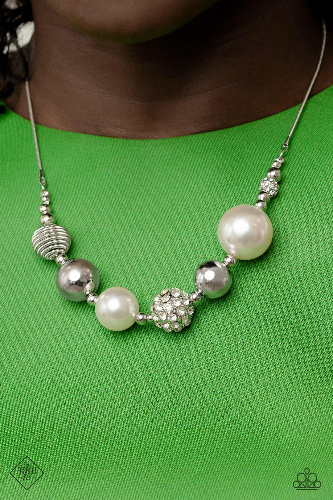 FIERCELY 5TH AVENUE - COMPLETE TREND BLEND FASHION FIX SET - APRIL 2023